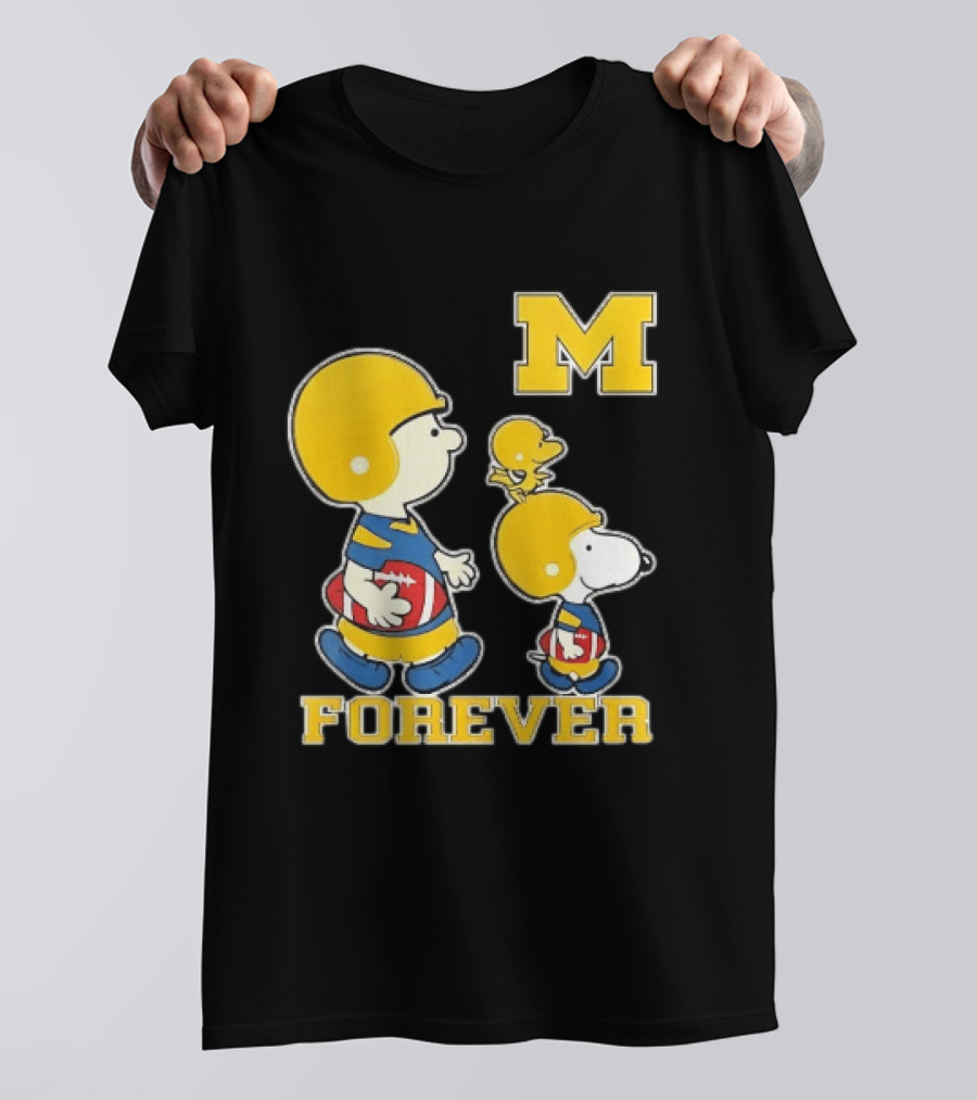 Peanuts Forever Michigan Wolverines M Football Charlie Brown Snoopy Woodstock T-Shirt