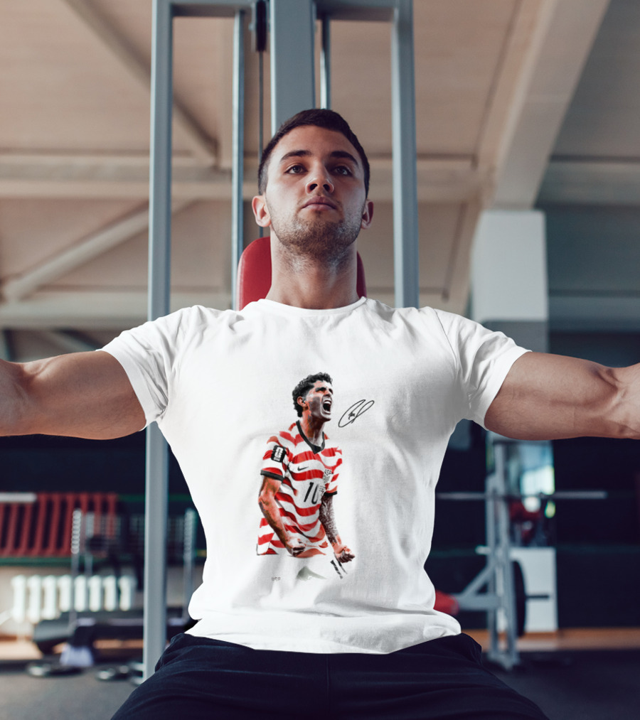 USA 10 Christian Pulisic Soccer Star Jersey Signature T-Shirt