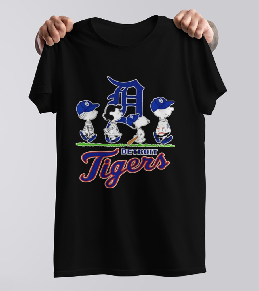 Peanuts Gang Detroit Tigers MLB Collaboration Snoopy Woodstock Baseball Team T-Shirt
