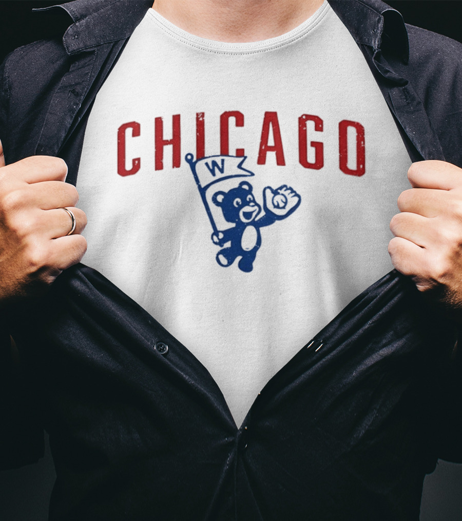 Chicago Baseball Bear Holding W Flag T-Shirt
