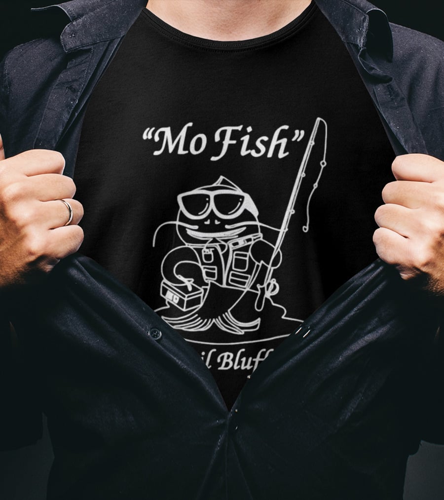 Mo Fish Council Bluffs IA Fishing Catfish With Rod And Tackle Box T-Shirt