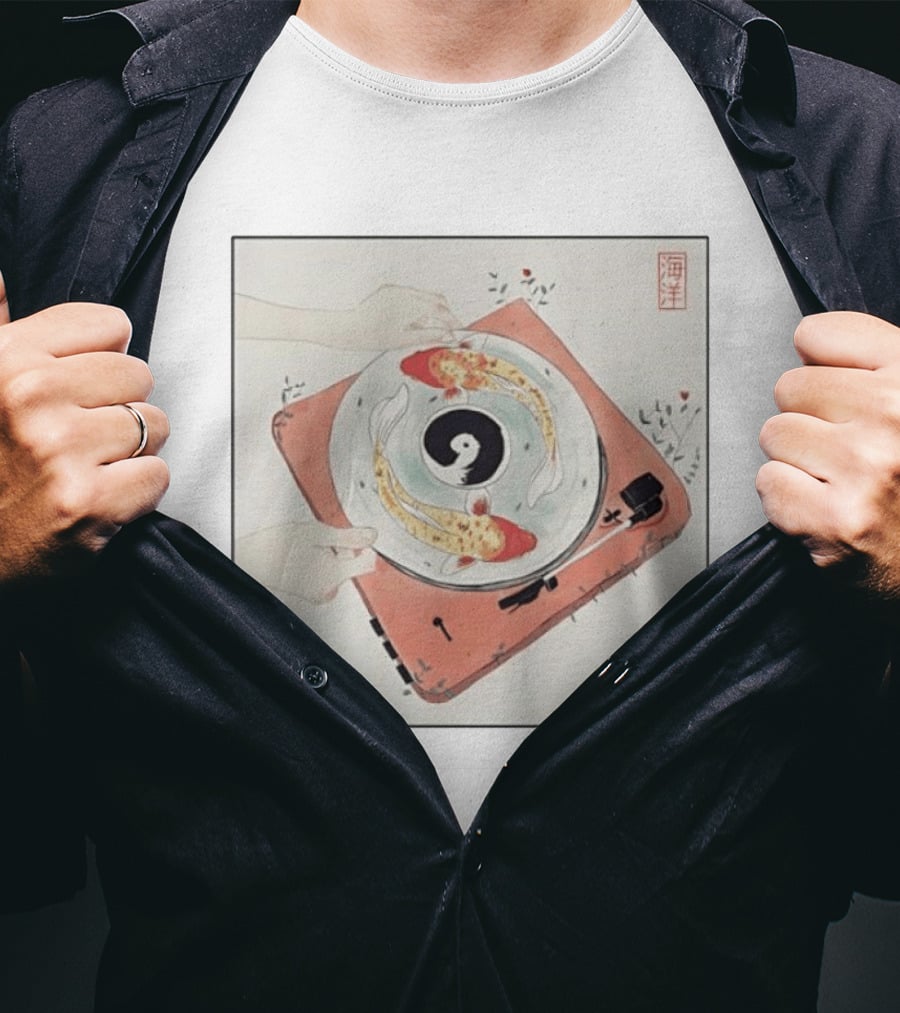 Koi Fish Yin Yang Vinyl Record Turntable Hai Yang T-Shirt