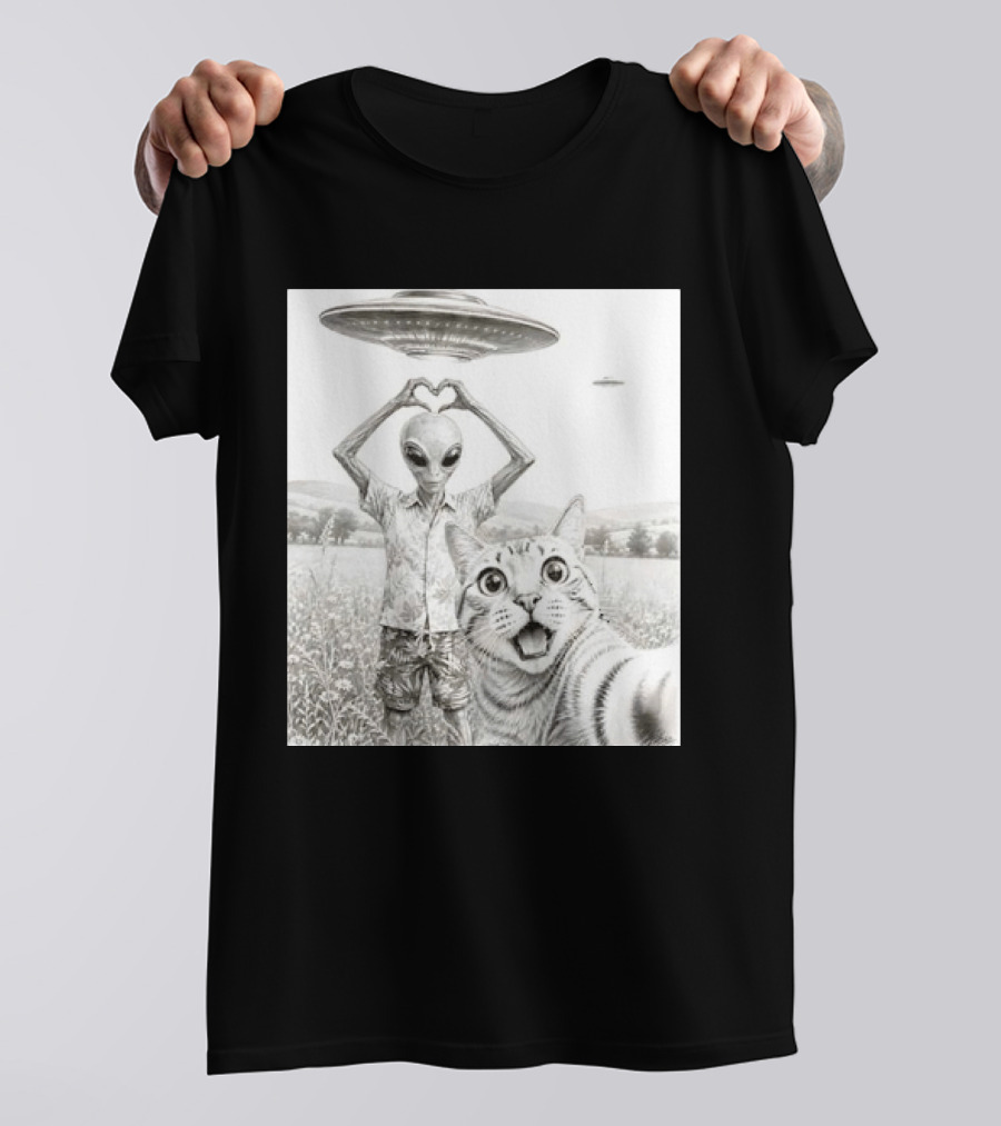 Alien And Cat Selfie UFO Extraterrestrial Meadow Scene T-Shirt