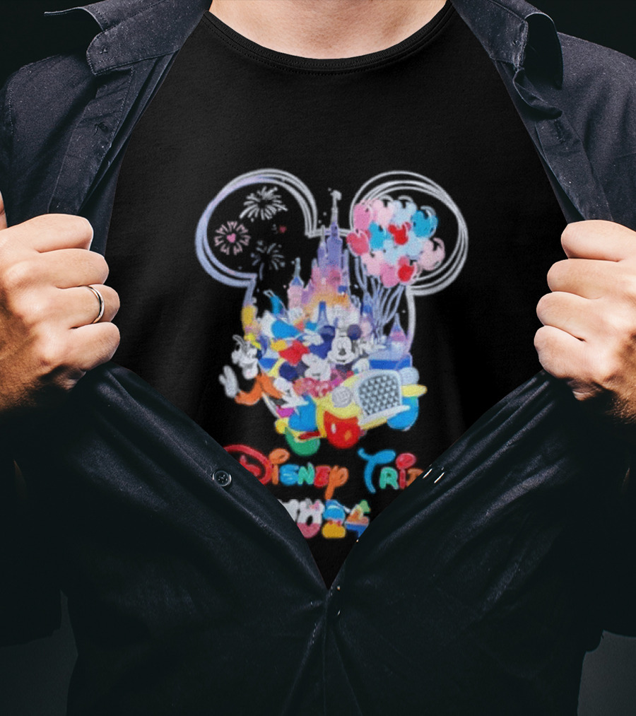Disney Trip 2024 Mickey Mouse Donald Duck Goofy Minnie Castle Fireworks T-Shirt