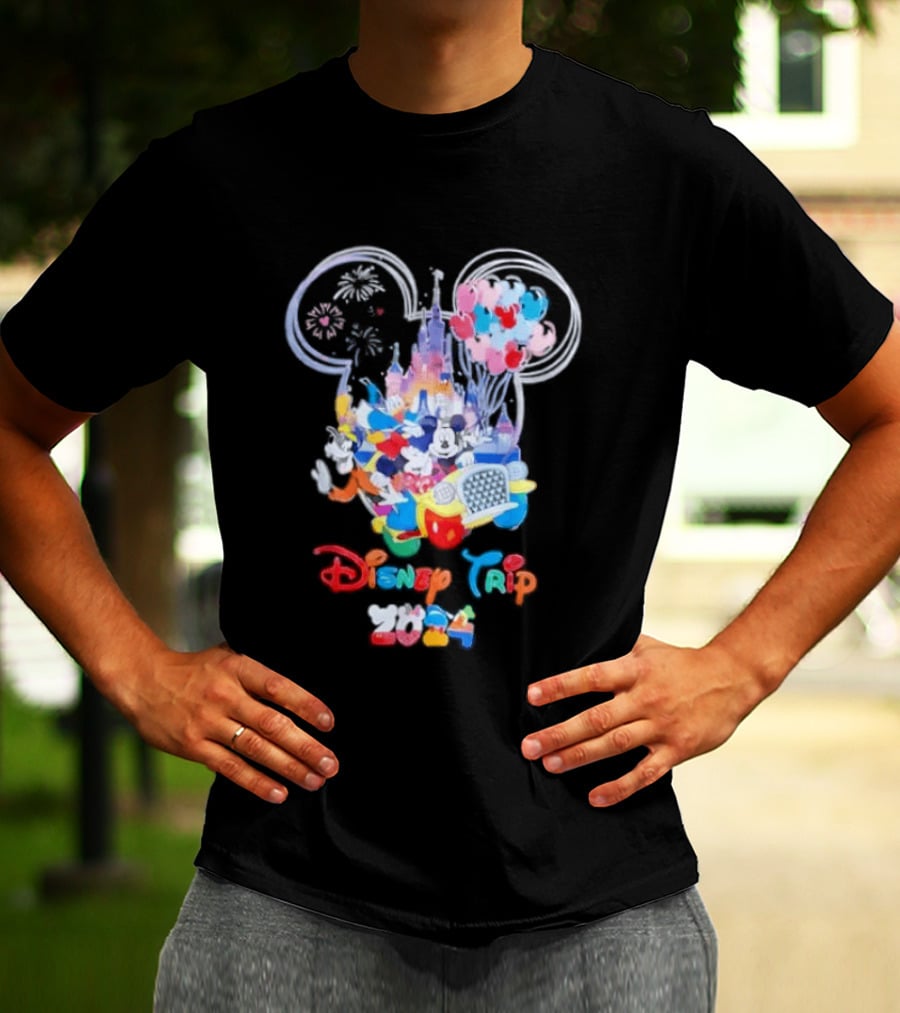 Disney Trip 2024 Mickey Mouse Donald Duck Goofy Minnie Castle Fireworks T-Shirt