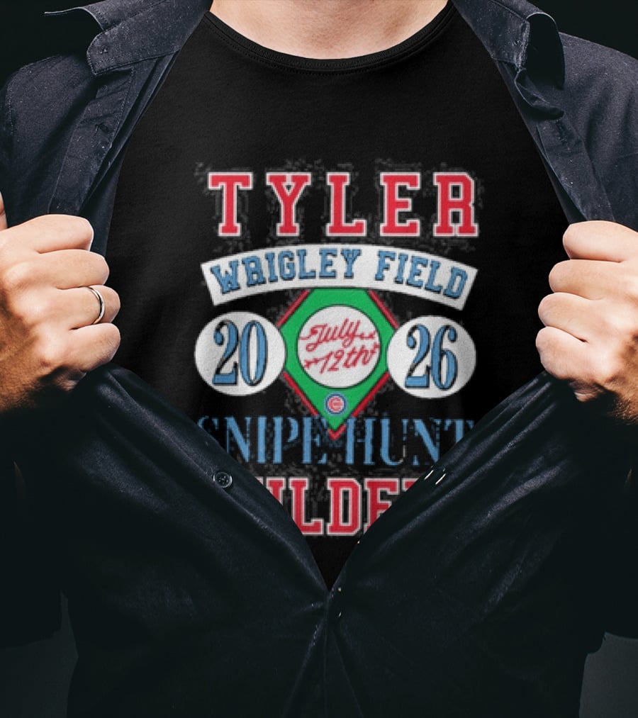 Tyler Childers Wrigley Field July 12th 2026 Chicago Cubs Sniff Hunt T-Shirt
