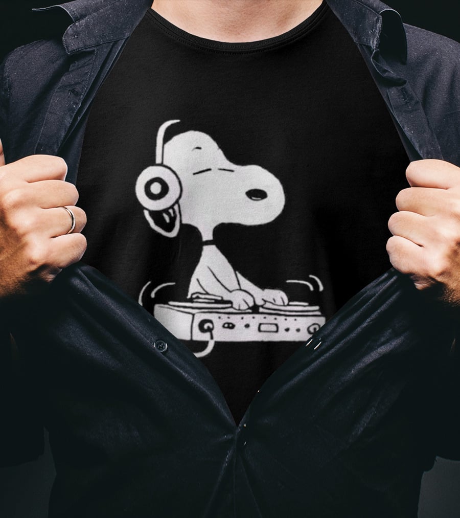 Kith Peanuts Snoopy DJ Collaboration T-Shirt