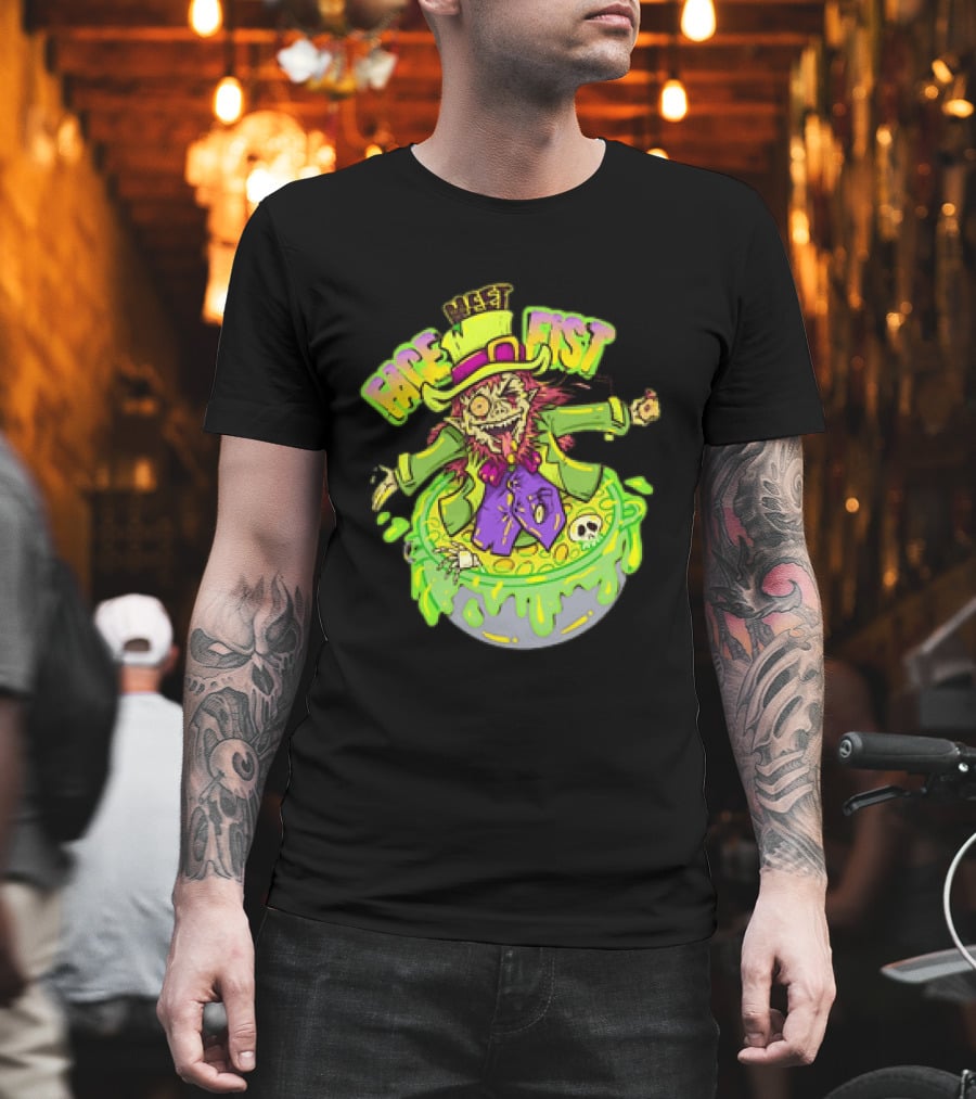 Face Meet Fist Leprechaun St Patrick's Day Cauldron Green Slime Skull T-Shirt