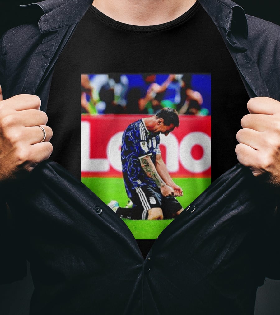 Argentina Football Icon Lionel Messi Kneels In Triumph National Team Victory T-Shirt