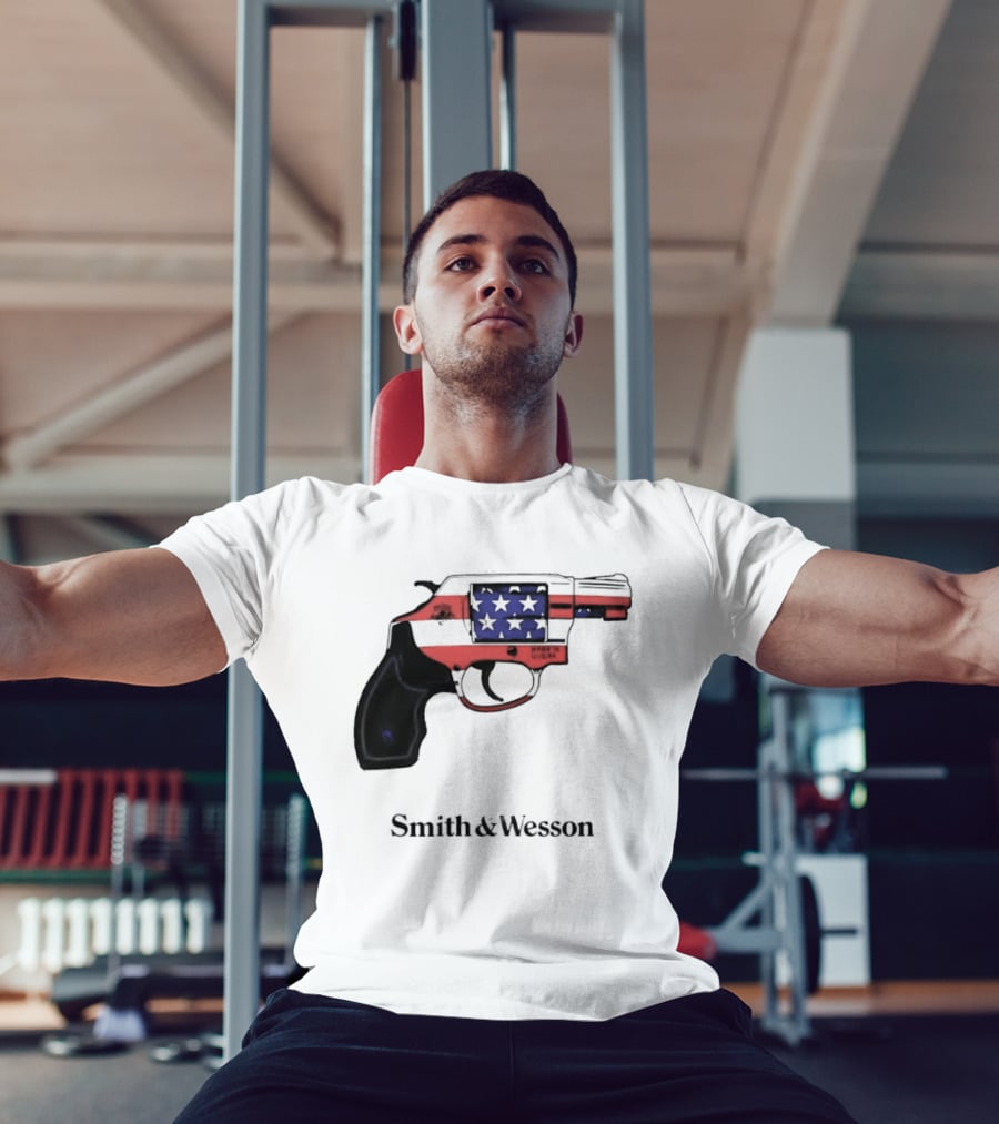 Smith And Wesson American Flag Revolver Firearm T-Shirt