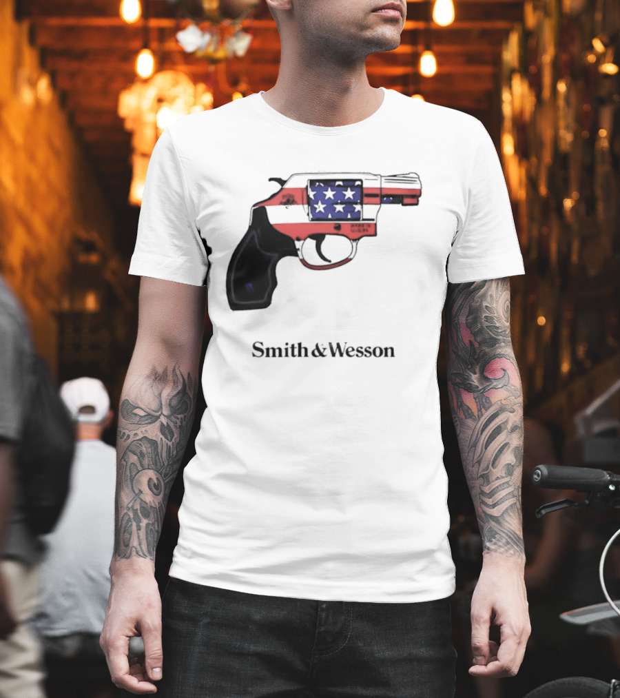 Smith And Wesson American Flag Revolver Firearm T-Shirt