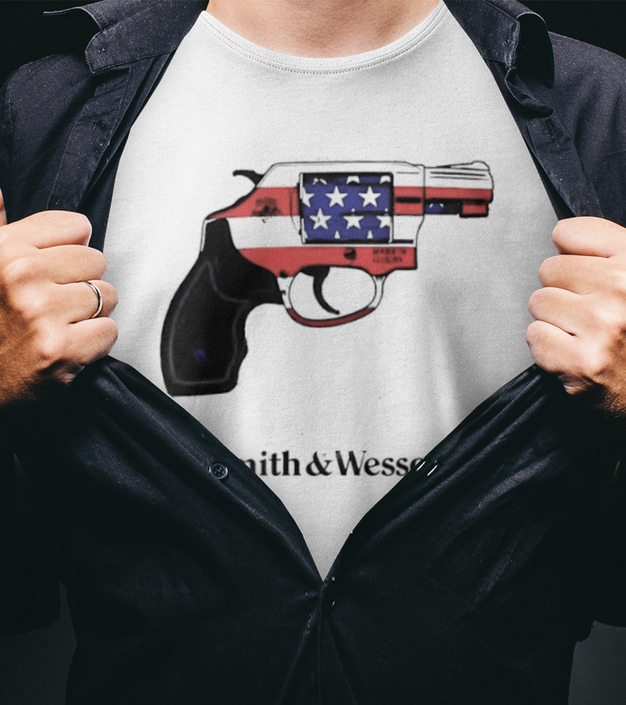 Smith And Wesson American Flag Revolver Firearm T-Shirt