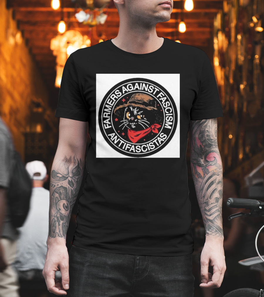Farmers Against Fascism Antifascistas Cat Straw Hat Red Bandana T-Shirt