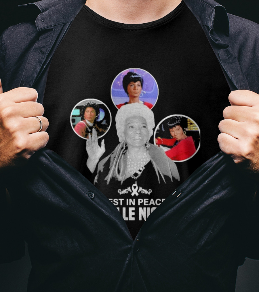 Rest In Peace Nichelle Nichols Star Trek Tribute Spock Hand Salute T-Shirt