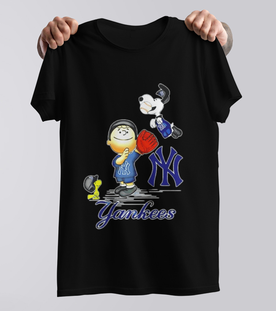 Snoopy Woodstock New York Yankees Peanuts Characters Baseball Fan T-Shirt