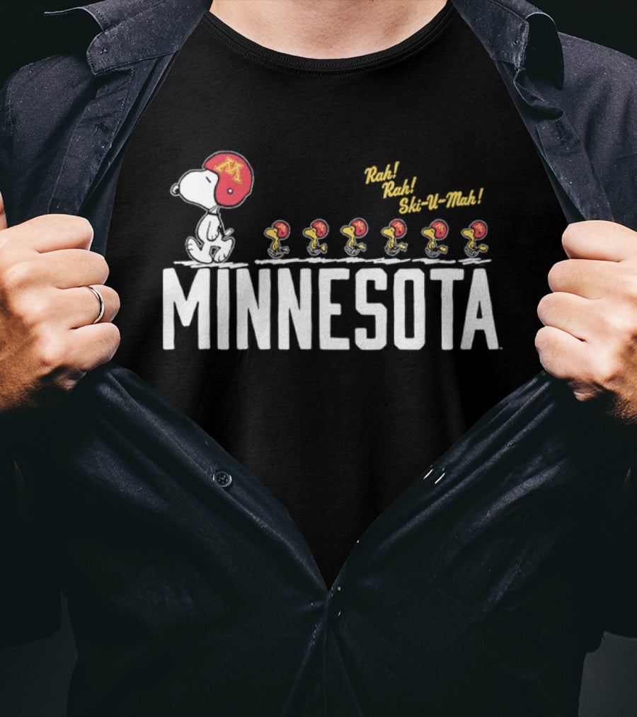 Peanuts Snoopy Minnesota Golden Gophers Ski U Mah Football Team T-Shirt