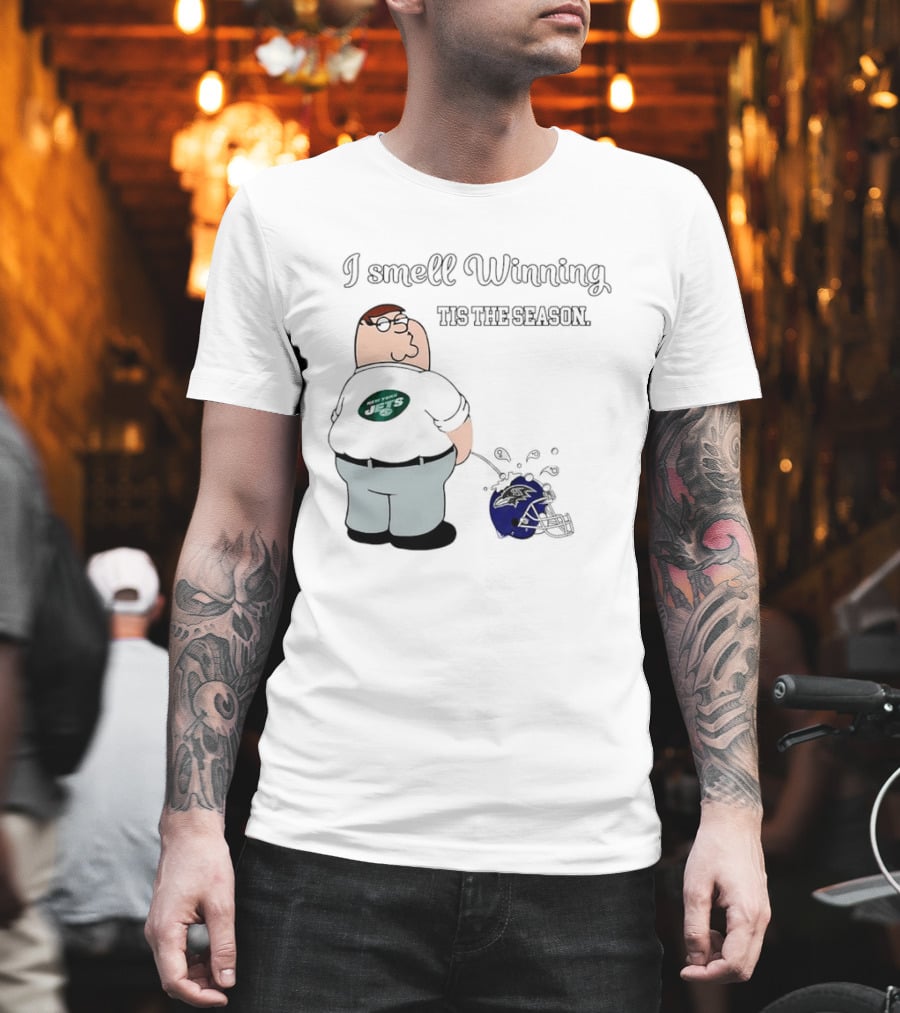 Peter Griffin New York Jets I Smell Winning Tis The Season Peeing On Baltimore Ravens Helmet T-Shirt