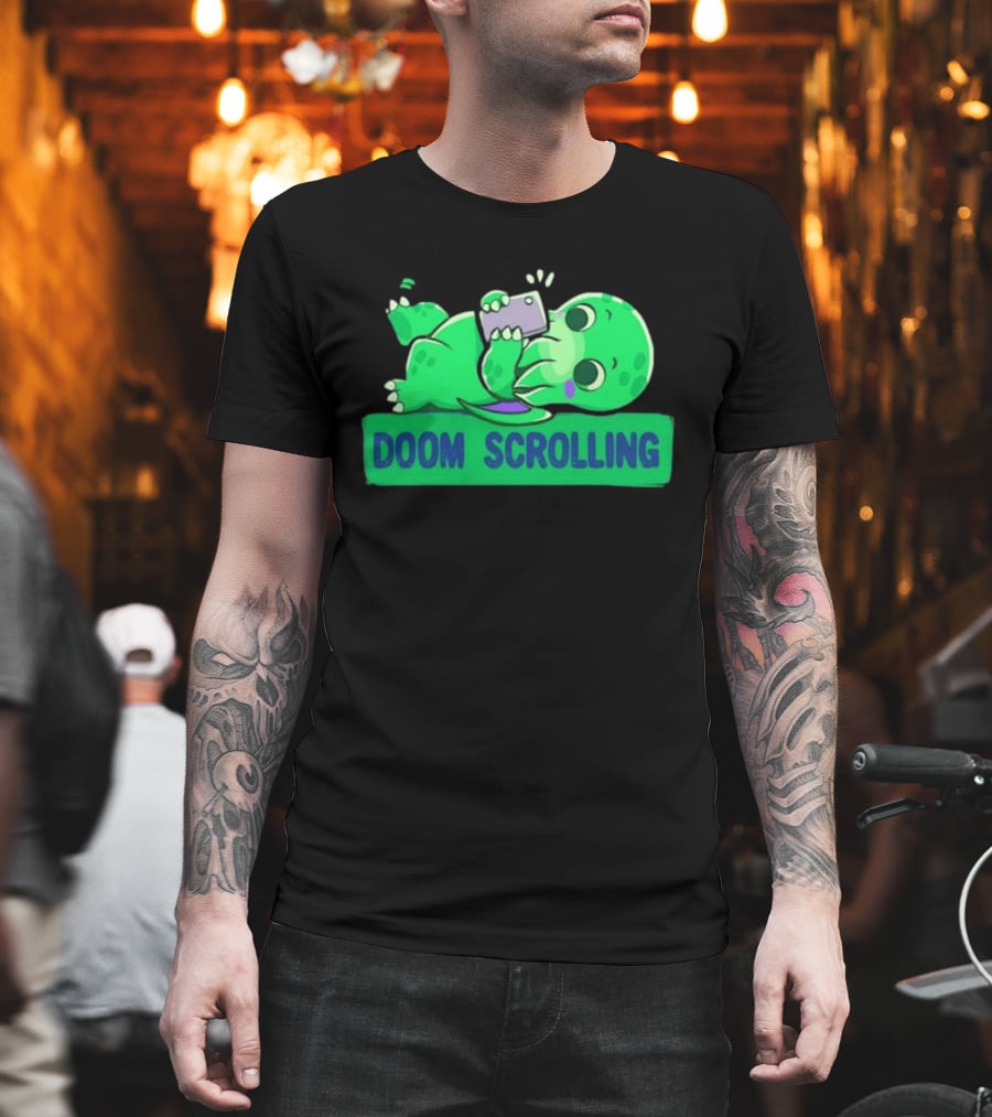 Doom Scrolling Cthulhu Lovecraft Monster With Smartphone T-Shirt