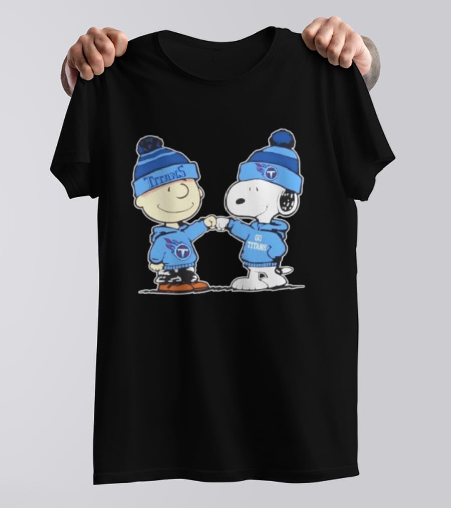 Peanuts Charlie Brown Snoopy Fist Bump Tennessee Titans Football Go Titans T-Shirt
