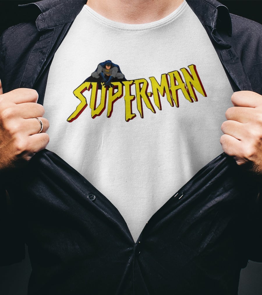 Batman Crouching On Superman Lettering DC Comics T-Shirt