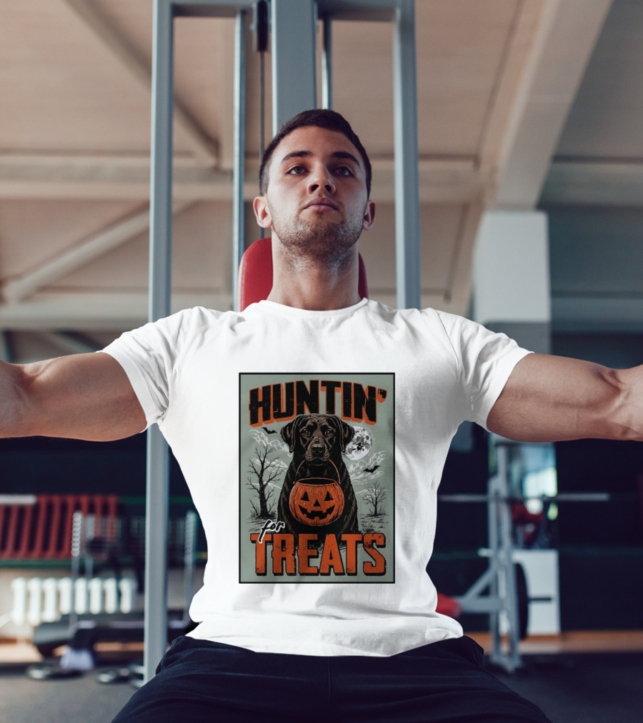 Black Labrador Huntin' For Treats Halloween Dog Moon And Jack O' Lantern T-Shirt