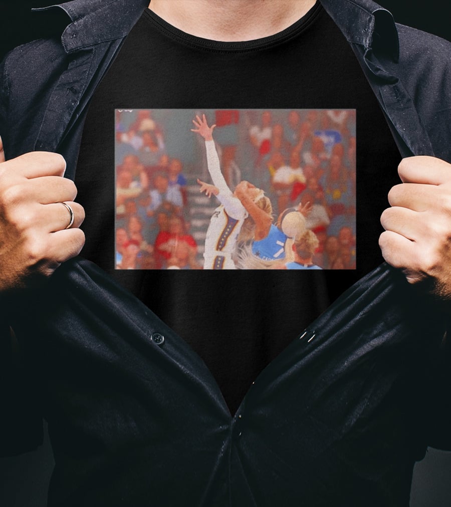 Chennedy Carter 7 Intense Matchup Chicago Sky Vs Indiana Fever Basketball Action T-Shirt