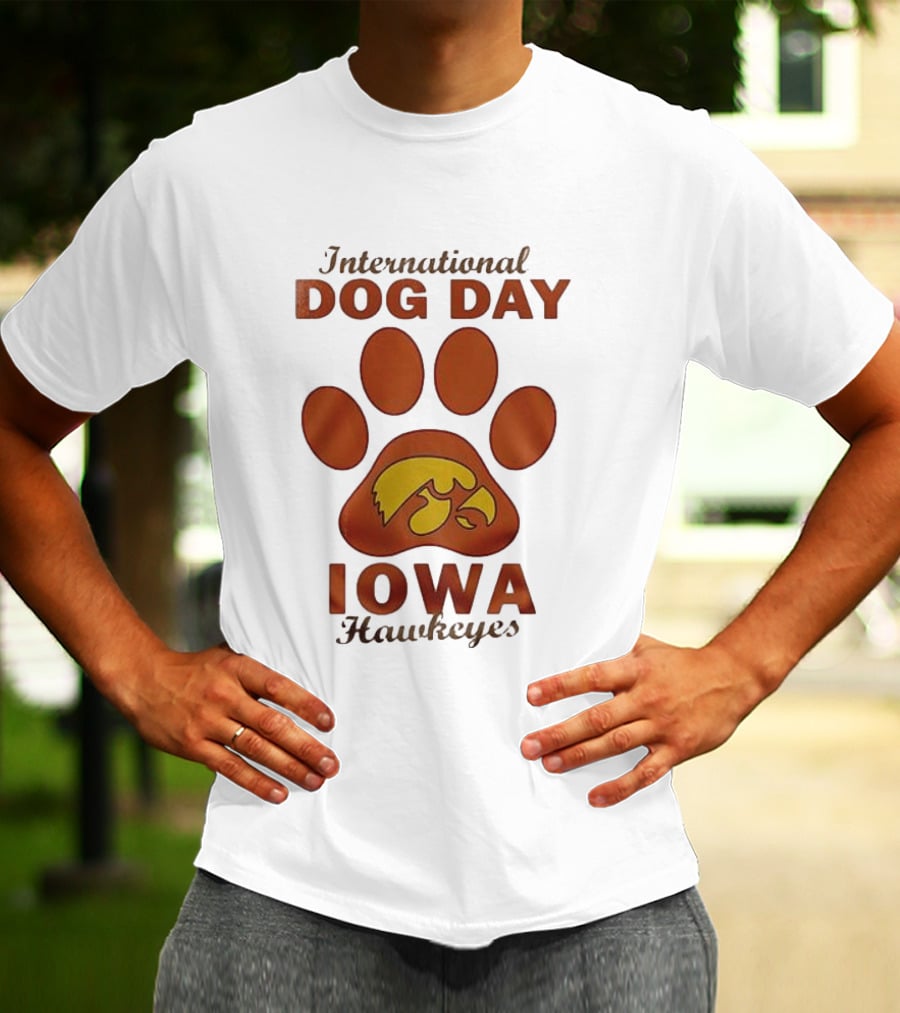 International Dog Day Iowa Hawkeyes Paw Print T-Shirt