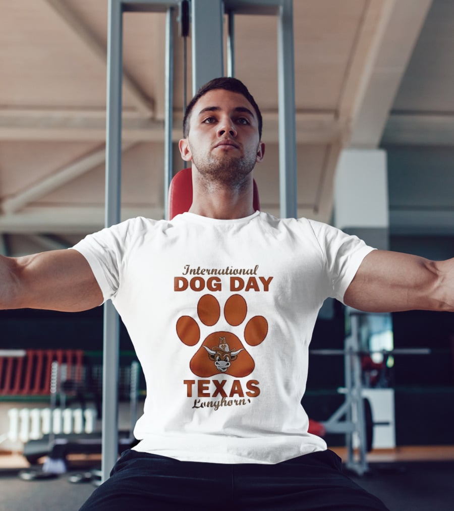 International Dog Day Texas Longhorns Paw Print T-Shirt