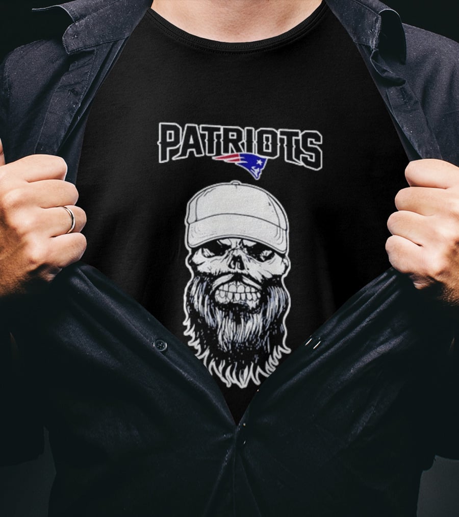 Patriots Bearded Skull With Cap Football Fan T-Shirt
