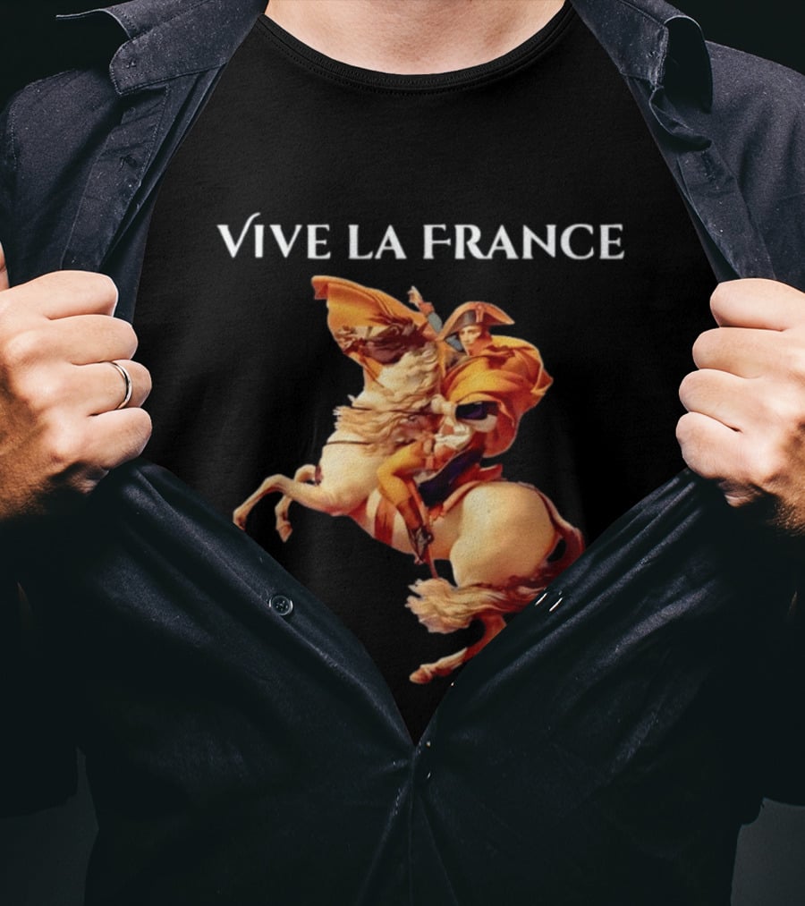 Vive La France Napoleon Bonaparte Riding Horse Iconic French History T-Shirt