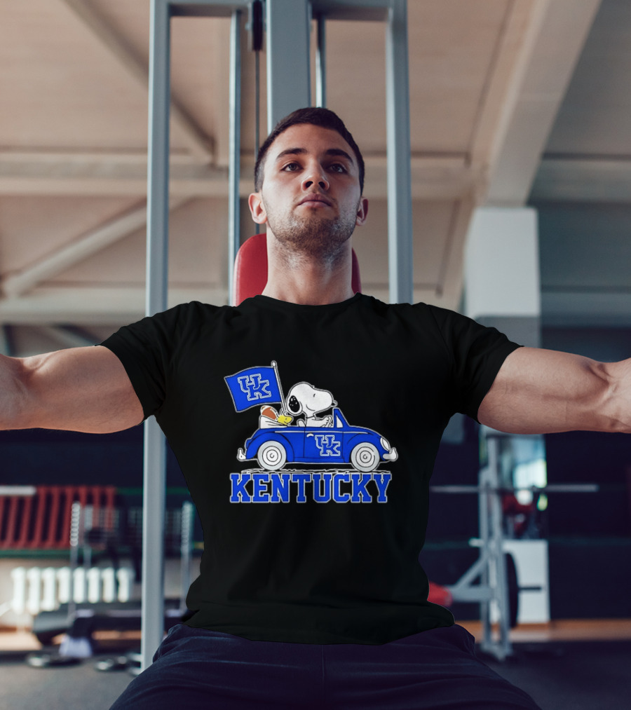 UK Wildcats Snoopy Driving Car With Kentucky Banner T-Shirt