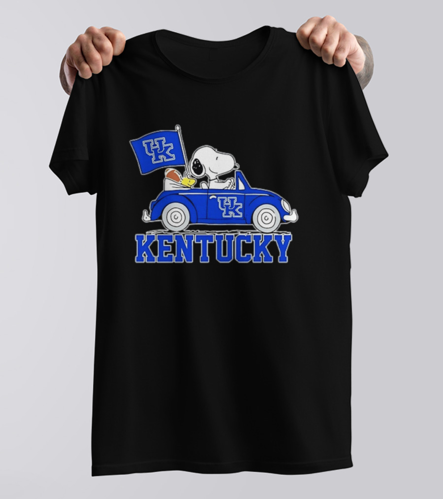 UK Wildcats Snoopy Driving Car With Kentucky Banner T-Shirt