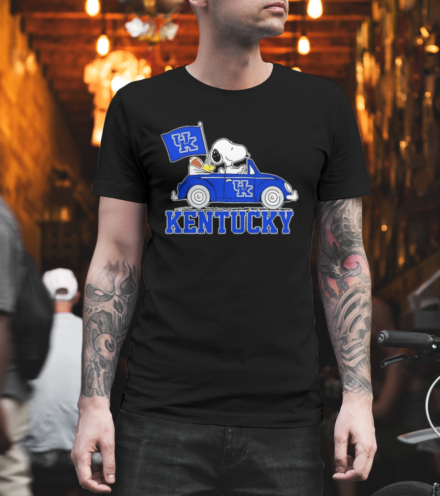 UK Wildcats Snoopy Driving Car With Kentucky Banner T-Shirt