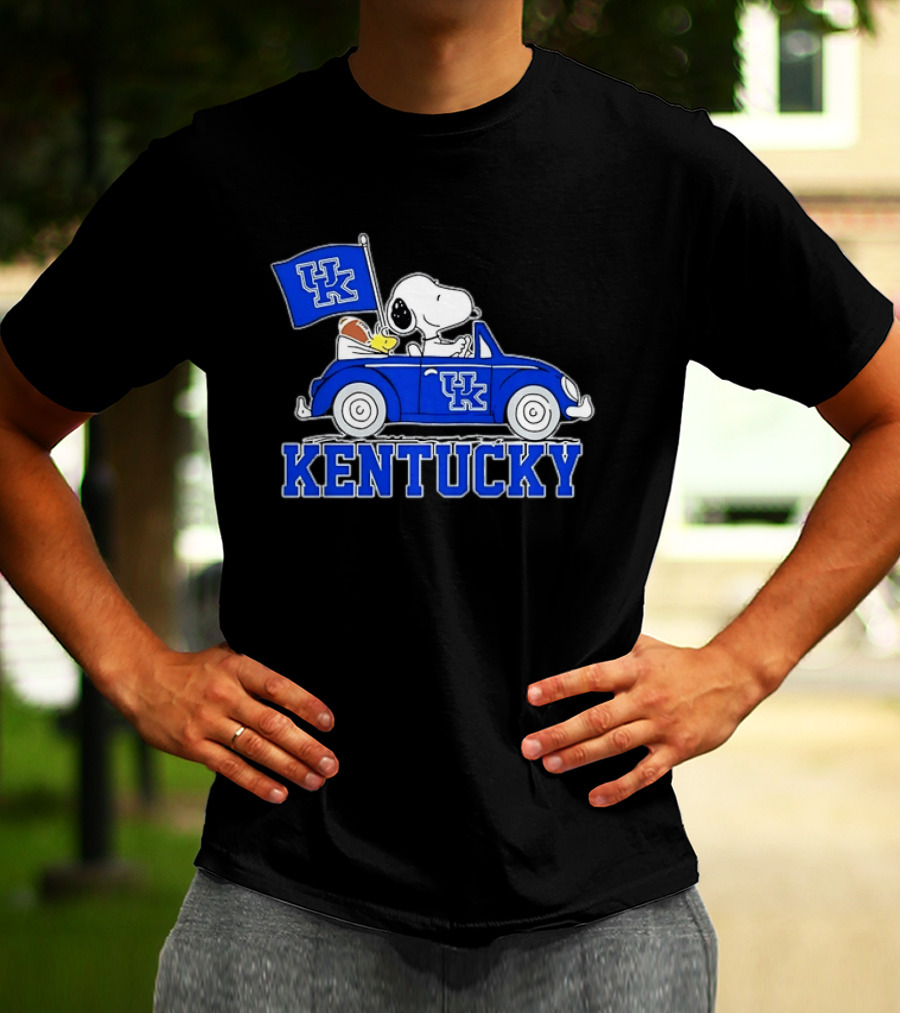 UK Wildcats Snoopy Driving Car With Kentucky Banner T-Shirt