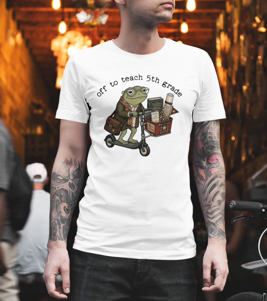 Off To Teach 5th Grade Frog Teacher Scooter Back To School T-Shirt