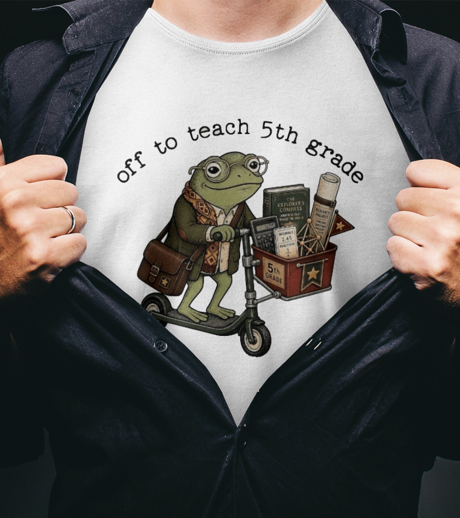 Off To Teach 5th Grade Frog Teacher Scooter Back To School T-Shirt