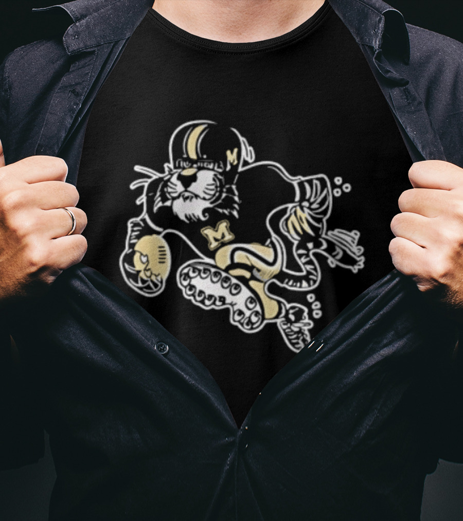 Missouri Tigers NCAA Cartoon Football Player Sketch T-Shirt