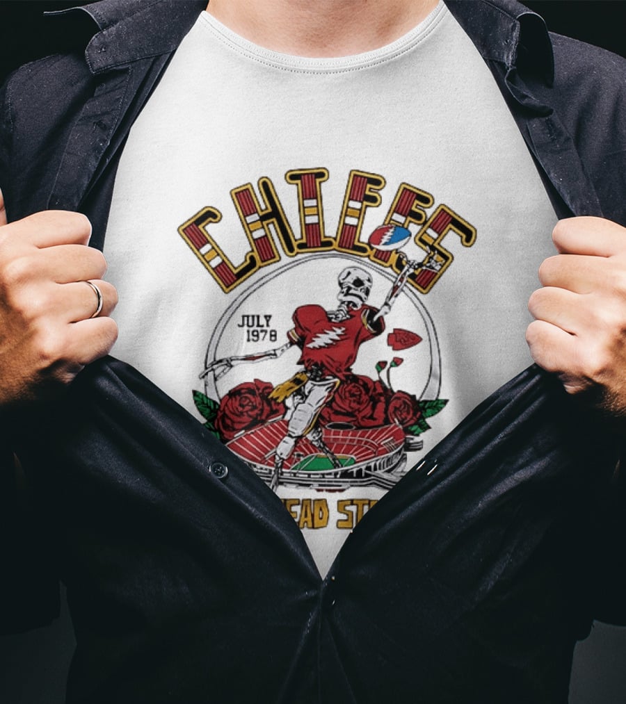 Kansas City Chiefs July 1 1978 Arrowhead Stadium Grateful Dead Skeleton Roses T-Shirt