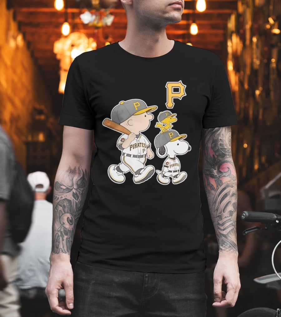Woodstock Snoopy Charlie Brown Pittsburgh Pirates Baseball P T-Shirt