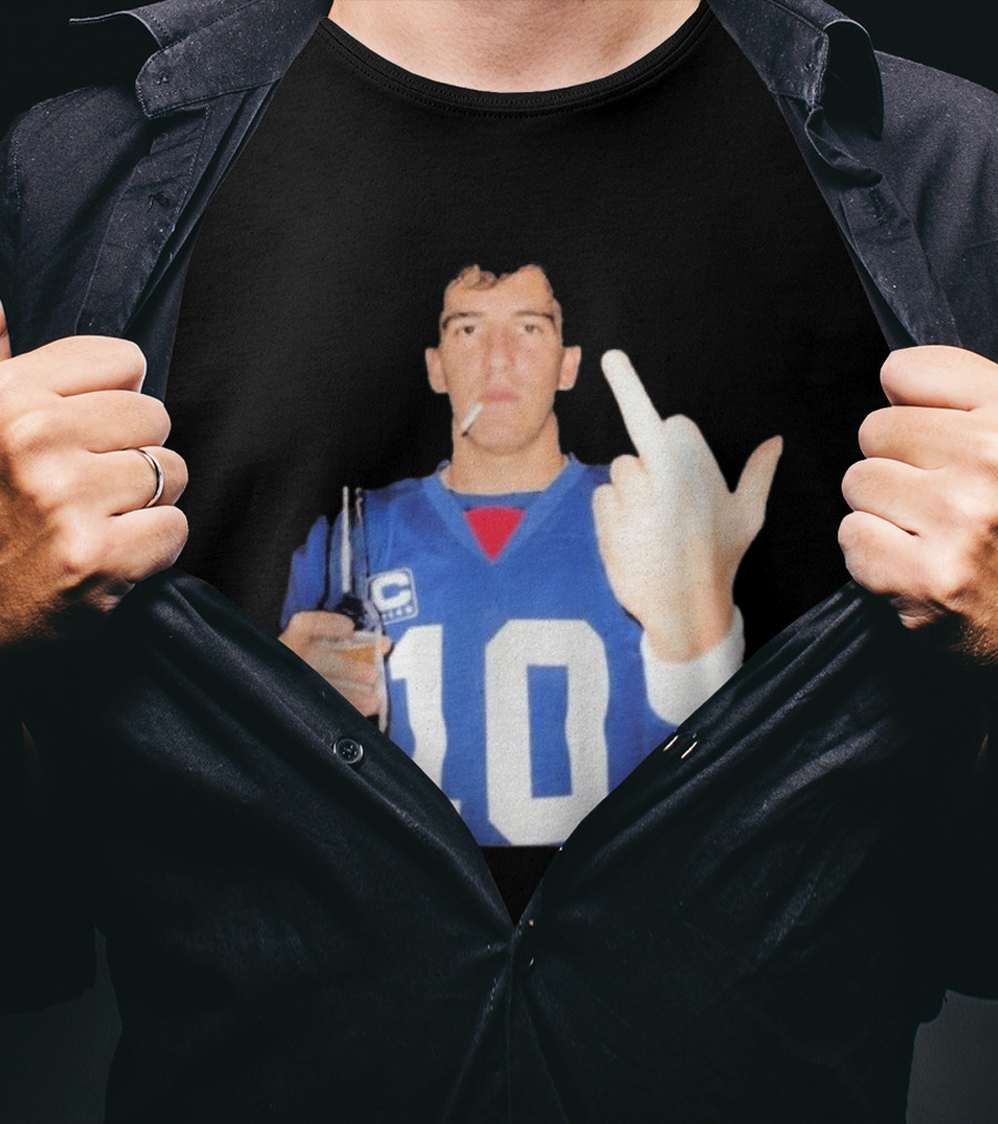 Eli Manning Jersey Smoking Gesture Middle Finger 10 T-Shirt