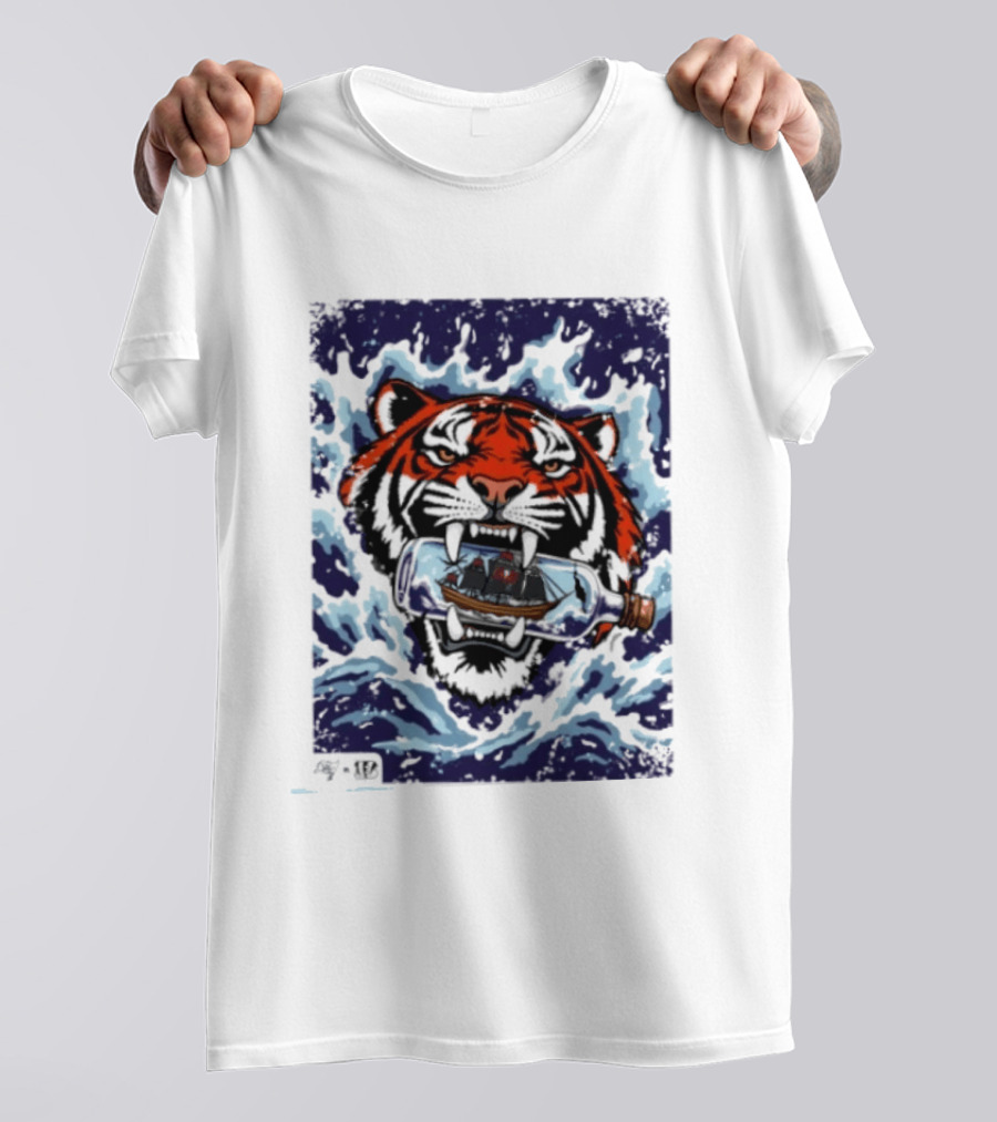 Cincinnati Bengals Vs Tampa Bay Buccaneers Tiger Ship Ocean Clash T-Shirt