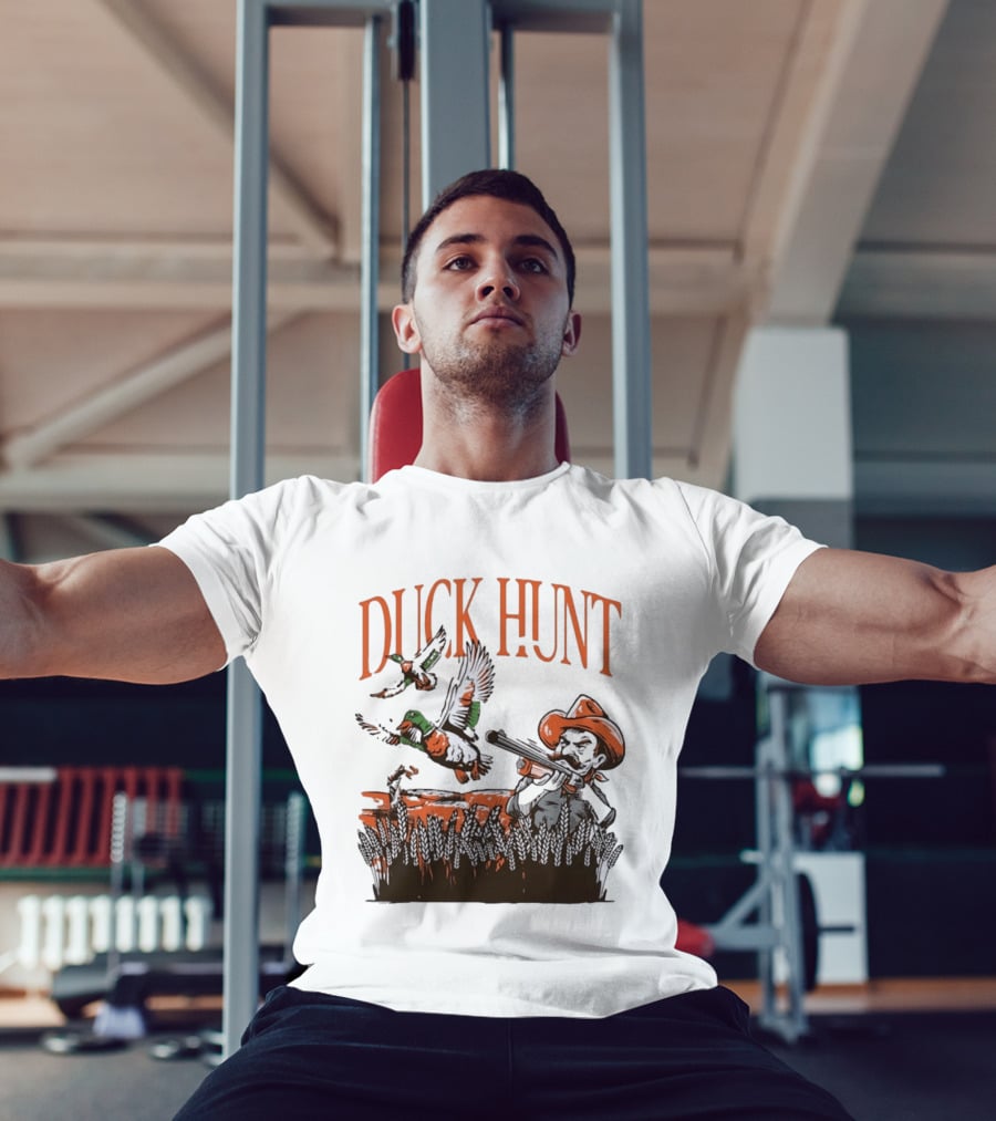 Duck Hunt Hunter Wildlife Outdoors Vintage Cowboy Shooting Scene T-Shirt