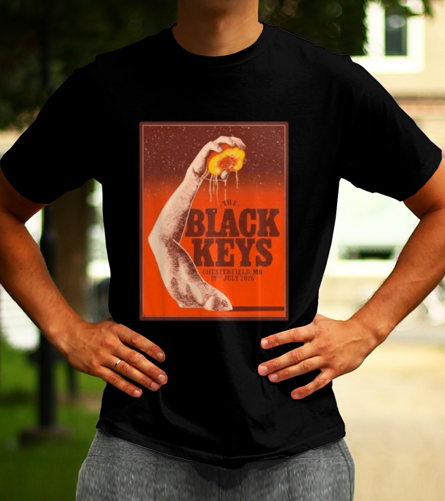 The Black Keys Chesterfield MO July 19 2026 Concert Vintage Hand Holding Peach T-Shirt