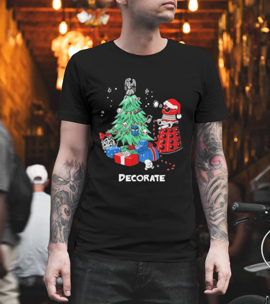 Doctor Who Dalek Christmas Tree Decorate Scene T-Shirt
