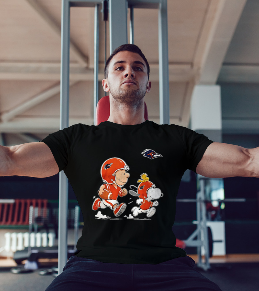 Charlie Brown Woodstock Snoopy UTSA Roadrunners Football 2026 T-Shirt