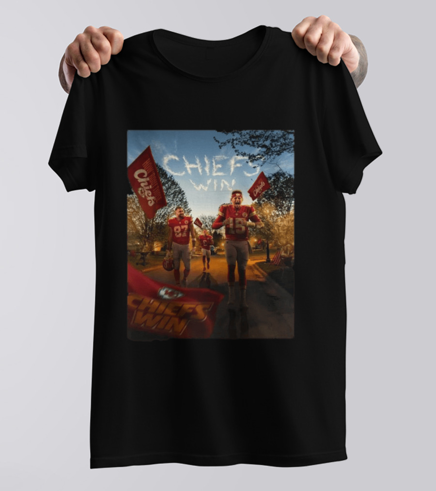 Kansas City Chiefs Winning Moment Patrick Mahomes Travis Kelce Chiefs Win T-Shirt