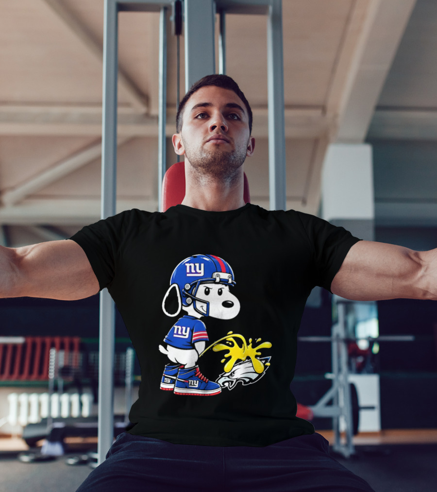 Snoopy New York Giants Pees On Philadelphia Eagles Rivalry T-Shirt