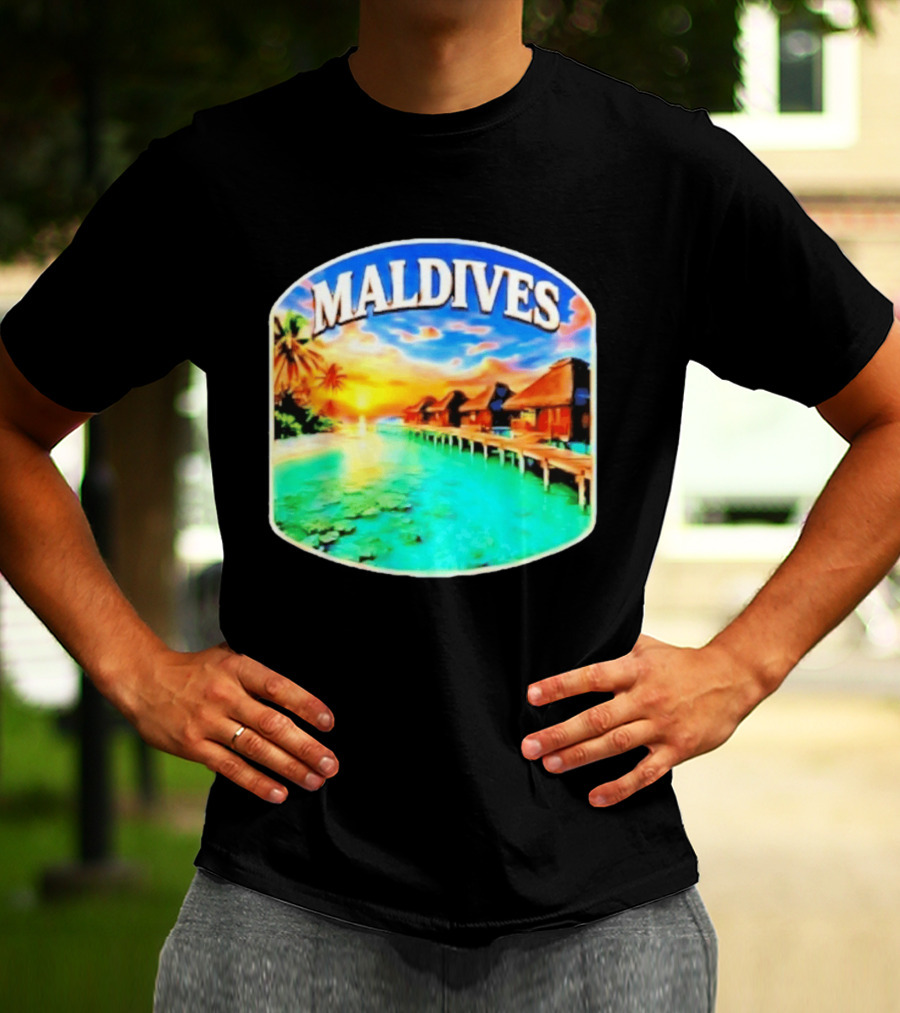 Maldives Tropical Sunset Overwater Bungalows Exquisite Island Escape T-Shirt