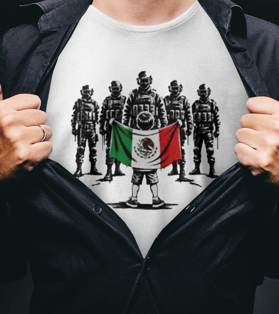 Todos Luchamos Mexican Flag Soldiers Protest T-Shirt
