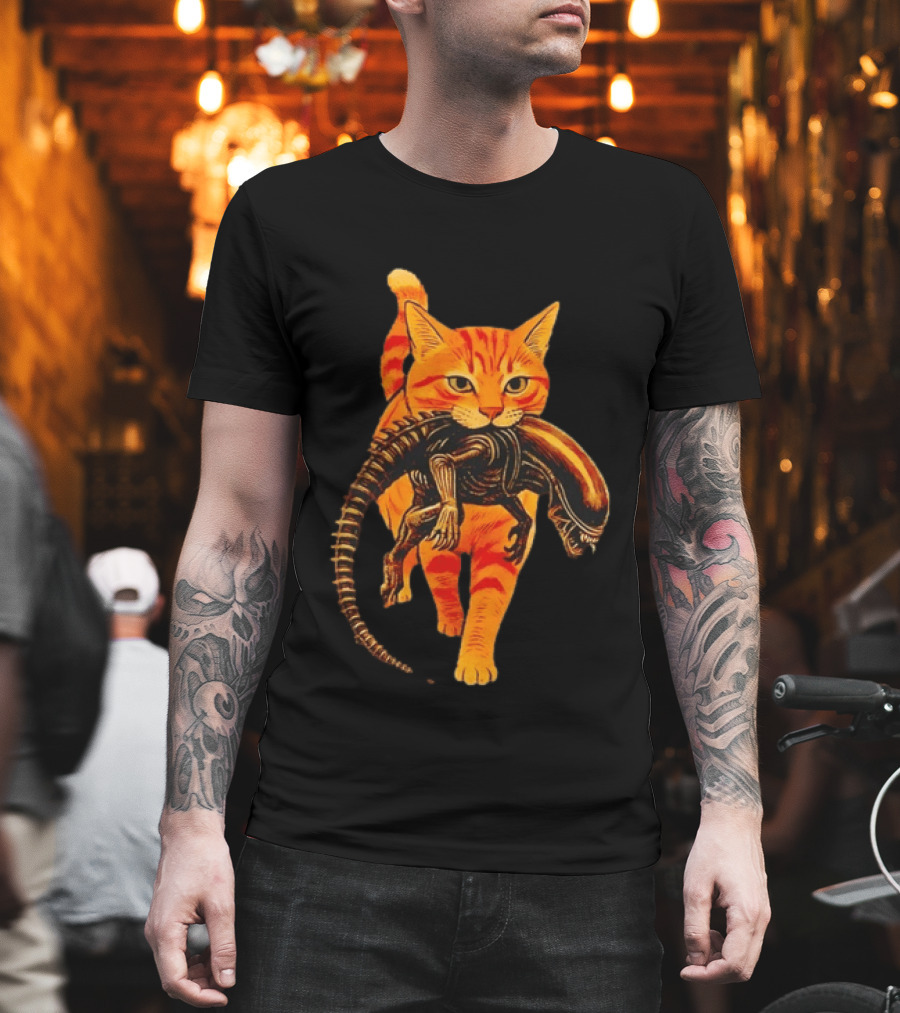 Orange Tabby Cat Holding Alien Xenomorph Iconic Fusion T-Shirt